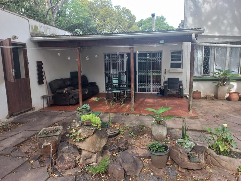 To Let 4 Bedroom Property for Rent in Oatlands Eastern Cape